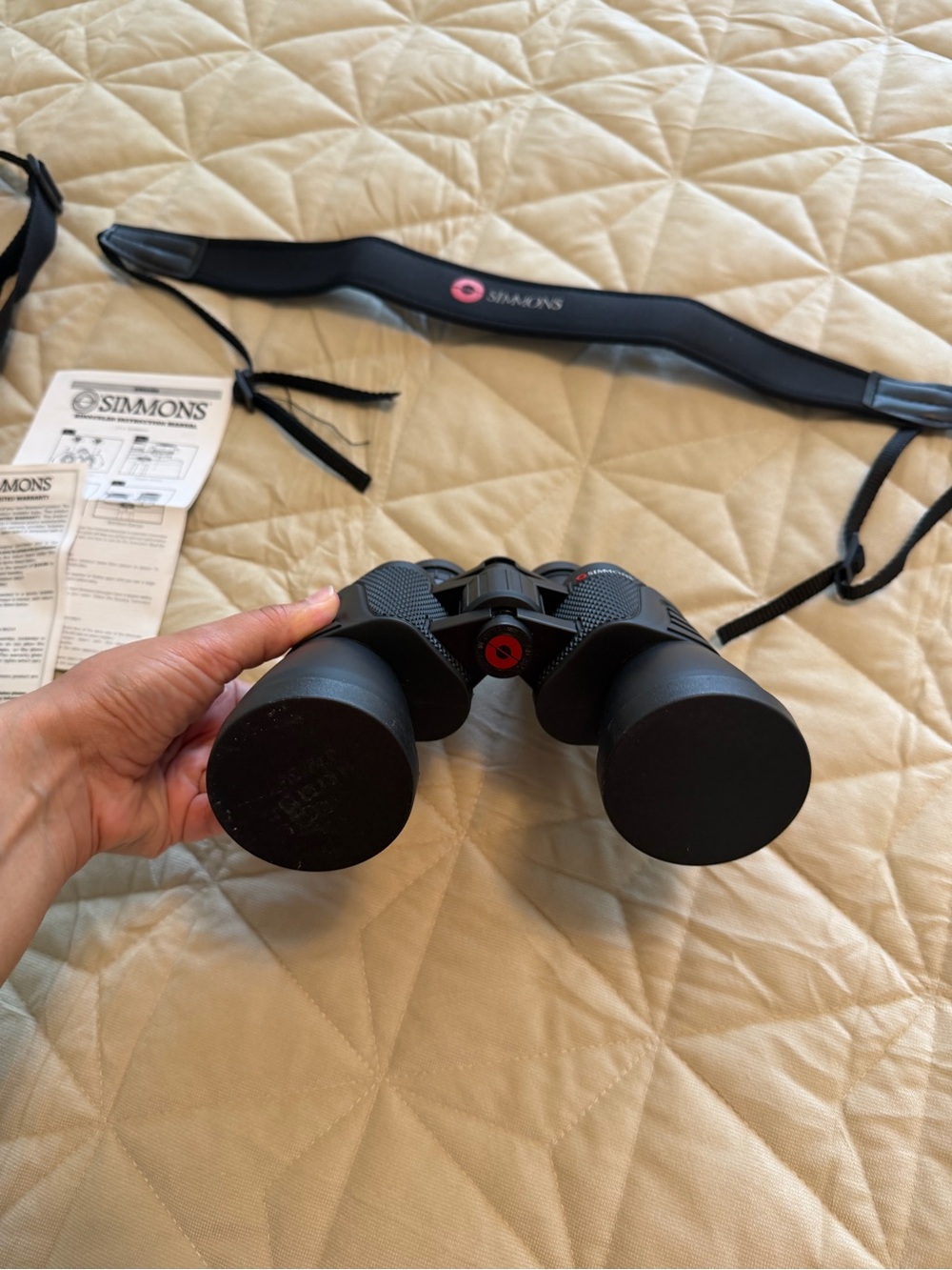 Simons ProSport 10x50 Black Binoculars with Neck Strap, Case and Caps - Picture 2 of 5